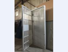 一框雙監室門（內平移外平開-外）